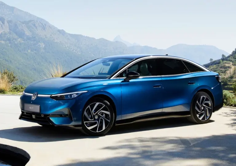 KBA Zulassungszahlen August 2026: Erstmals mehr Elektroautos als Benziner und Diesel zusammen