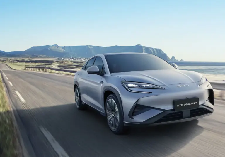 BYD Sealion 7 2026 im Test: Premium-Elektro-SUV aus China für 47.990 Euro — besser als der VW ID.5?