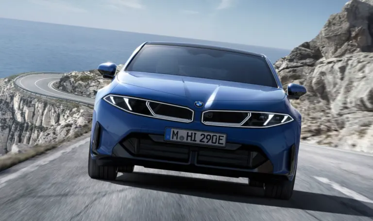 Mercedes C-Klasse EQ vs BMW i3 Neue Klasse: 800 vs 900 km Reichweite – welche Elektro-Limousine ist der bessere Firmenwagen?