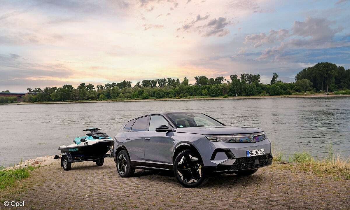 Elektroauto mit Anhängelast 2026: Welches E-Auto zieht Wohnwagen, Pferdeanhänger und Fahrradträger?