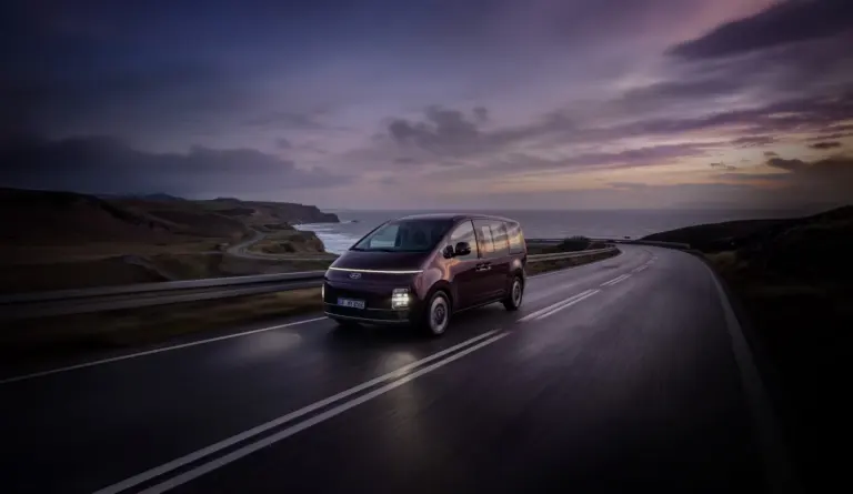 Hyundai Staria Elektro Preis: 57.450 Euro für neun Sitze, lohnt sich das gegen den ID. Buzz?